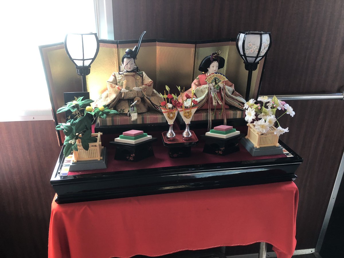 j244911's tweet photo. おひなっこ列車に乗って矢島へ🎎
新塗装のYR2002
初めて実物を見たけど…
めっちゃカッコ好い👍
#きらきら日本海パス
#羽後本荘駅
#由利鉄
#おひなっこ列車
#YR2002 https://t.co/fE653HYsfN