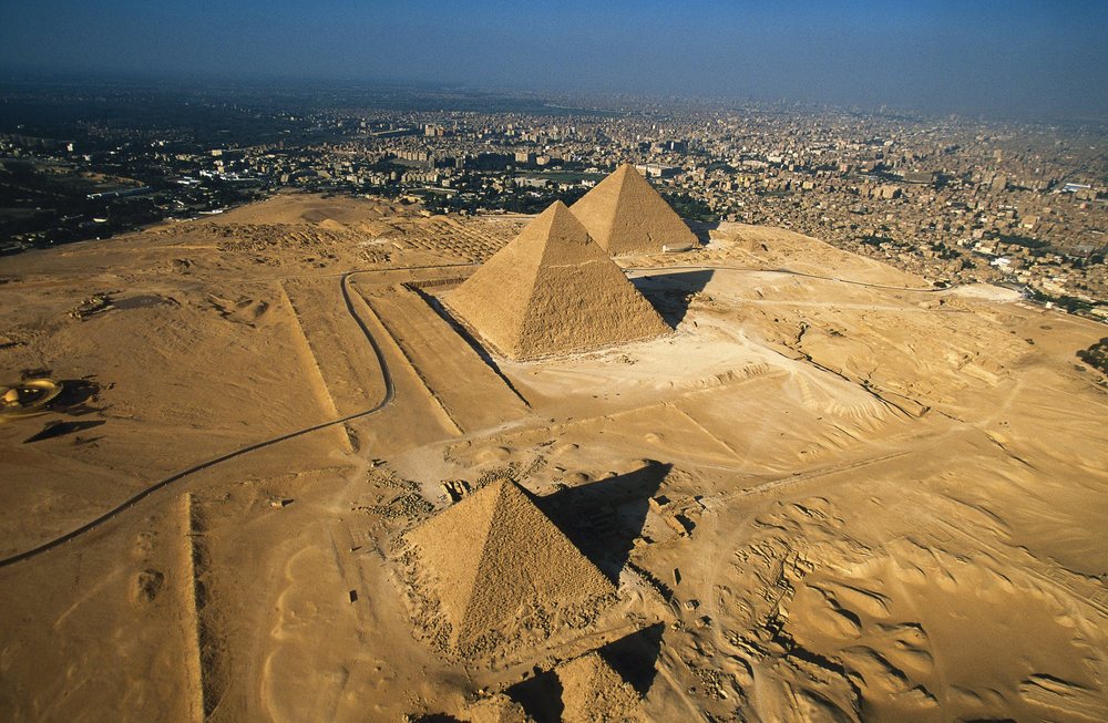 The Pyramids at Giza are perfectly aligned with the four points of the compass. How?

On the day of 