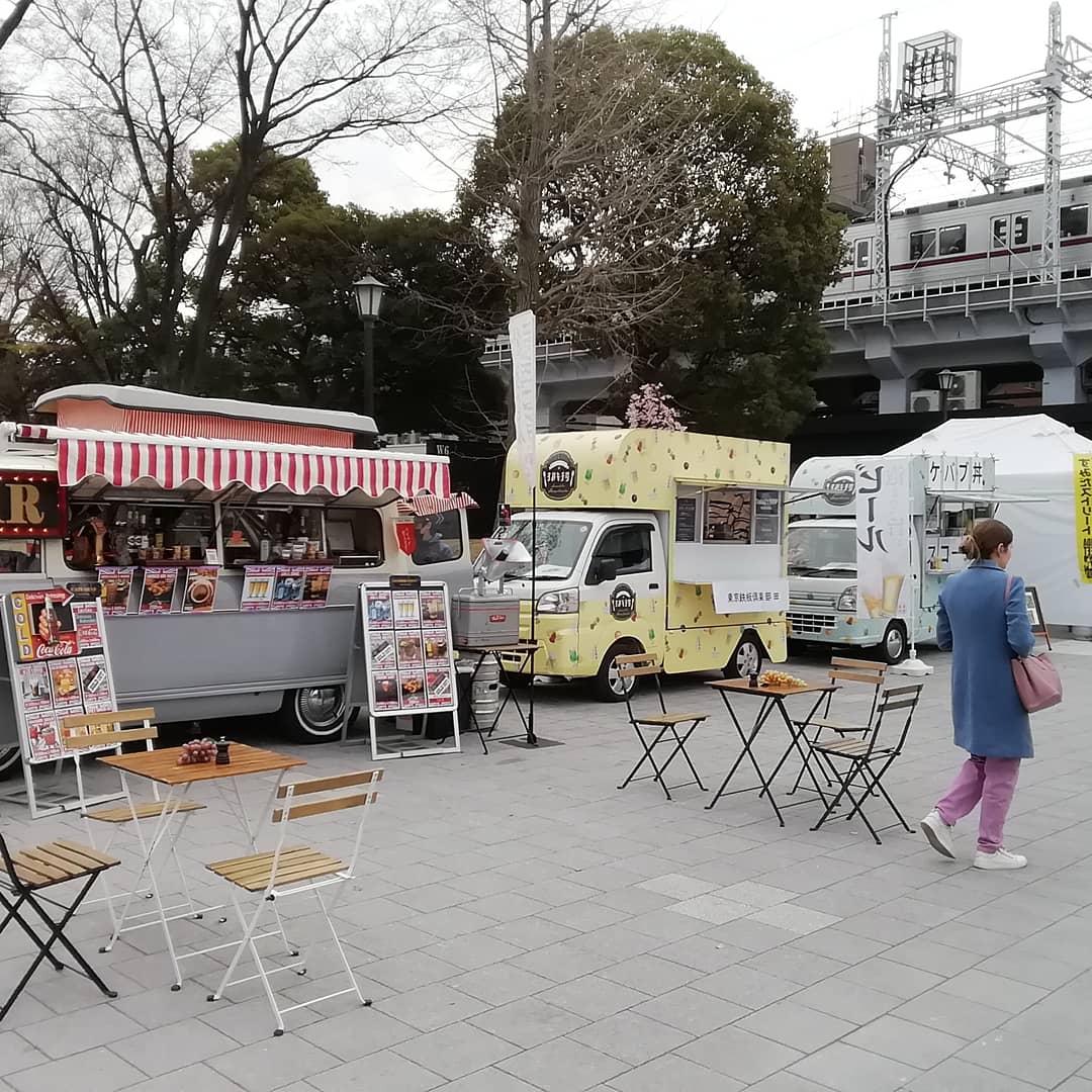 隅田公園そよ風広場で
「トルコ・シリア大地震チャリティー飲食イベント」
開催中です。
売上の一部は寄付金として活用されます。
美味しく飲食してトルコ・シリアに元気を届けましょう！