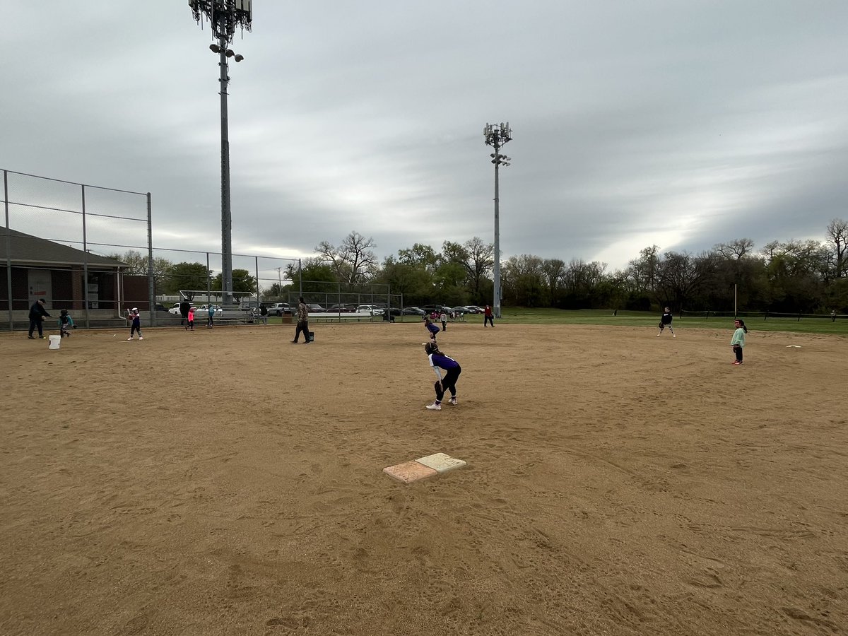 Windy hair, don’t care! The Unos are back and ready for season but…. this time 8U style and 2 practices a week. <a href="/CoppellSoftball/">CHSCowgirlsSoftball</a> <a href="/CoppellSports1/">Coppell ISD Athletics Dept</a> <a href="/coppellisdef/">Coppell ISD Education Foundation</a> @coppell