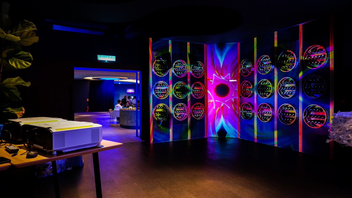 Exhibiting a projection mapping installation for Epson High Brightness Projector event in Kuala Lumpur. 

#3LCD #epsonprojector #epson #projectionmapping