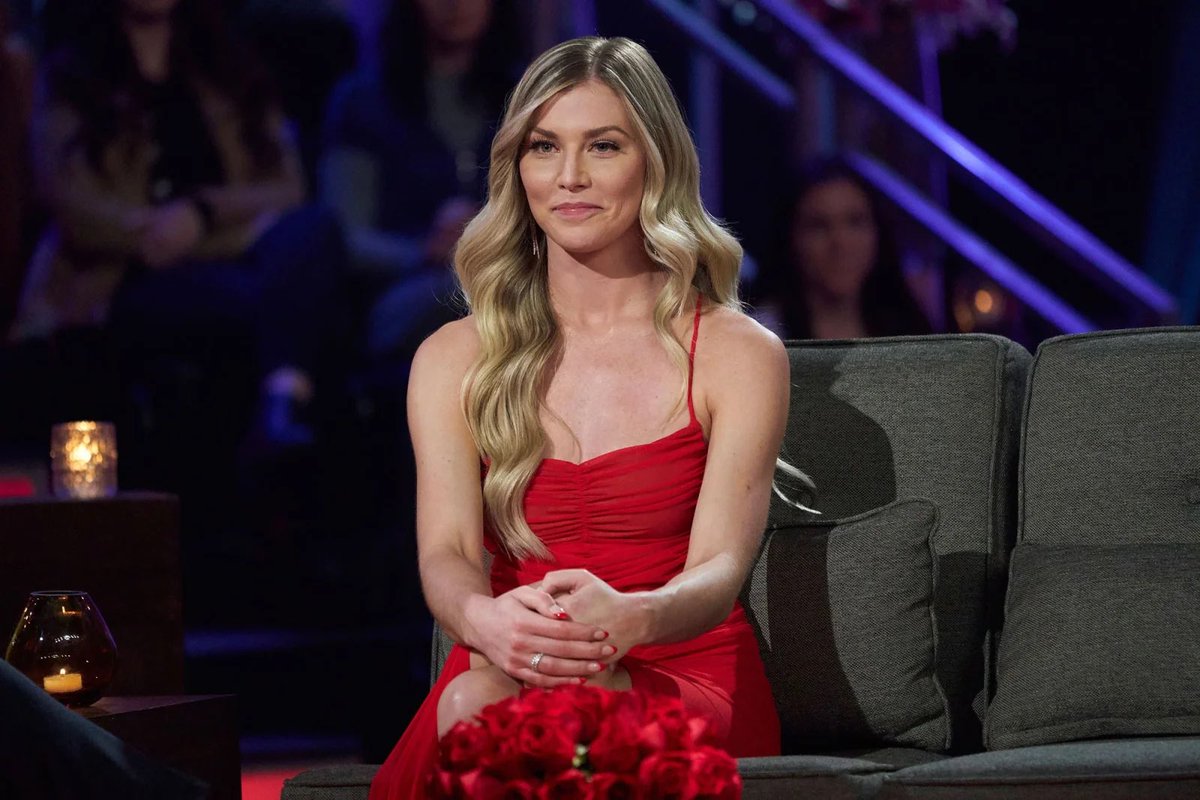 BachelorLOL's tweet photo. WWSD

What Would Shanae Do? 👀 

#TheBachelor    #bachelorabc    #BachelorNation https://t.co/i6eGdstYyy