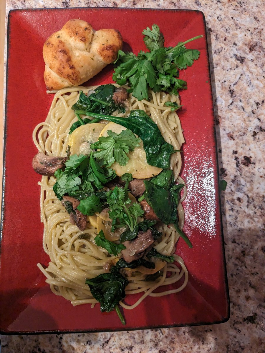 d_bead's tweet photo. When you cook at home, there's a special ingredient that only you can add, that's L.O.V.E. #chef #flavor 🍲 #seasoning #cookingwithsoul 🥘🍝 #kitchenchemistry #notakeout 😘🍽️#cookwithlove💛 https://t.co/MjT6d6NFBa