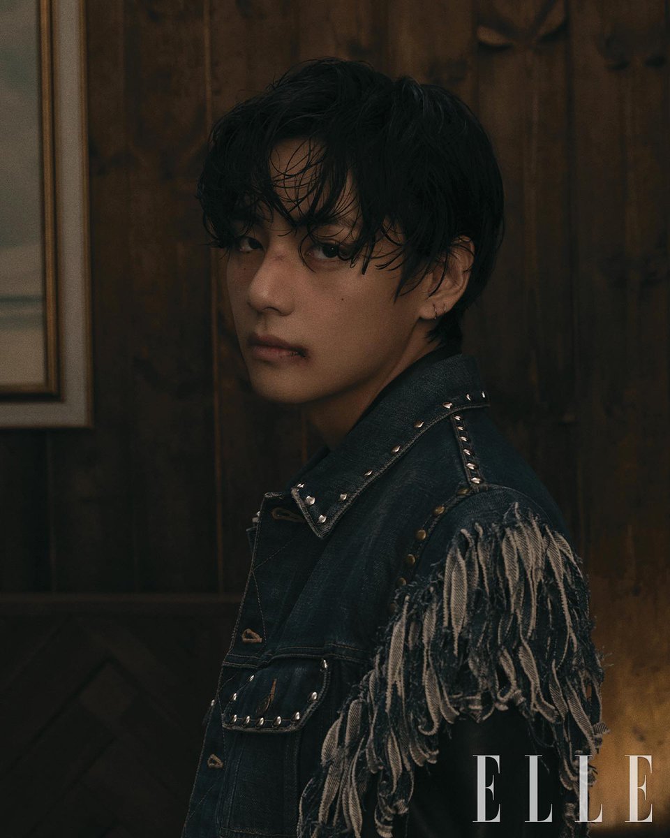 BTS V THAILAND tweet media