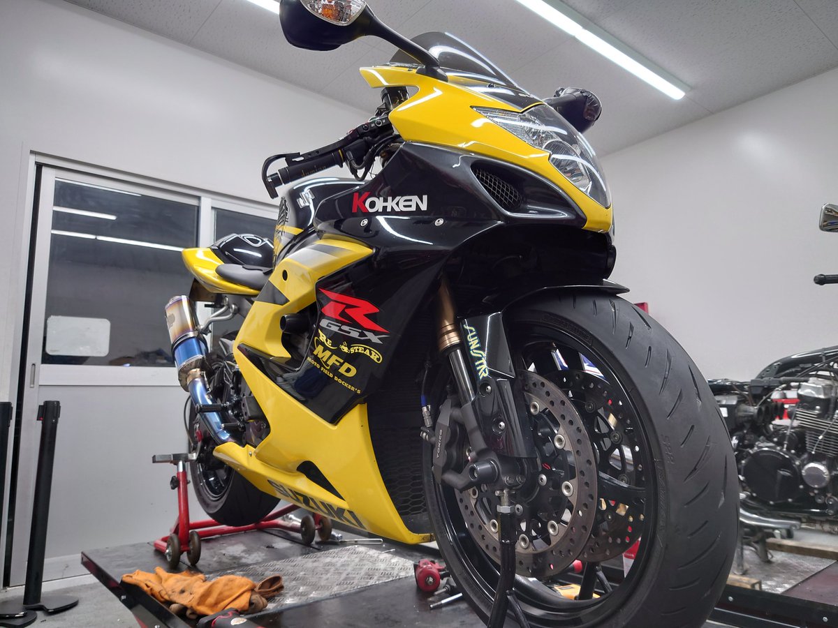 CANTERNEXT's tweet photo. 俺の愛するマシンたち
＃GSXR1000
＃グロム
＃スーパーカブ
＃サンバー
＃SUBARU
＃HONDA
＃SUZUKI https://t.co/VQkVo3uB3d