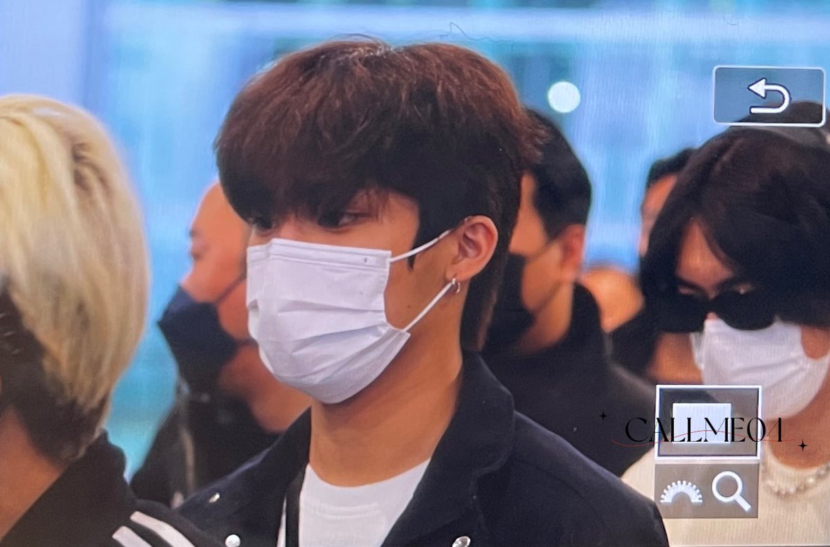 230321 인천입국 프리뷰
뭘 보고 있어👀
#트레저 #TREASURE
#박정우 #JEONGWOO