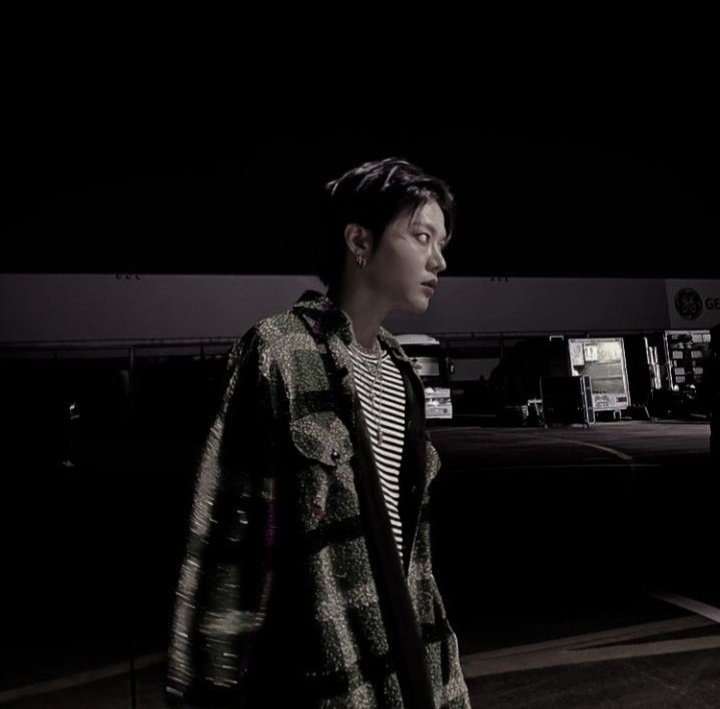 its_yuta's tweet photo. ㅤㅤㅤ𝐌y 𝖗𝖊𝖋𝖑𝖊𝖈𝖙𝖎𝖔𝖓 is looking back at me ㅤㅤㅤㅤand the 𝒅𝒆𝒗𝒊𝒍 is all i see. ؛🌹◞ 逝くㅤㅤㅤㅤ ㅤㅤ  ━━━  the devil in you is 𝗺𝗲.
ㅤ https://t.co/1H0AjlMXmJ