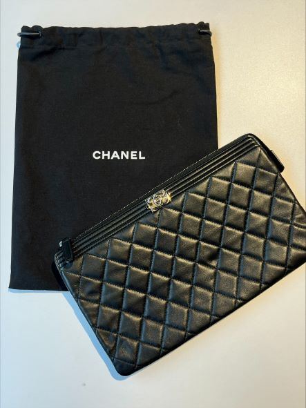 JewelcafeMY's tweet photo. WHAT HAVE WE PURCHASED?
ITEM: CHANEL BOY CLASSIC POUCH
#jewelcafeMY #purchase #gold #brandedwatch #brandedhandbag #rolex #hermes #highprice #freeappraisal" https://t.co/ya5CQW6BF6