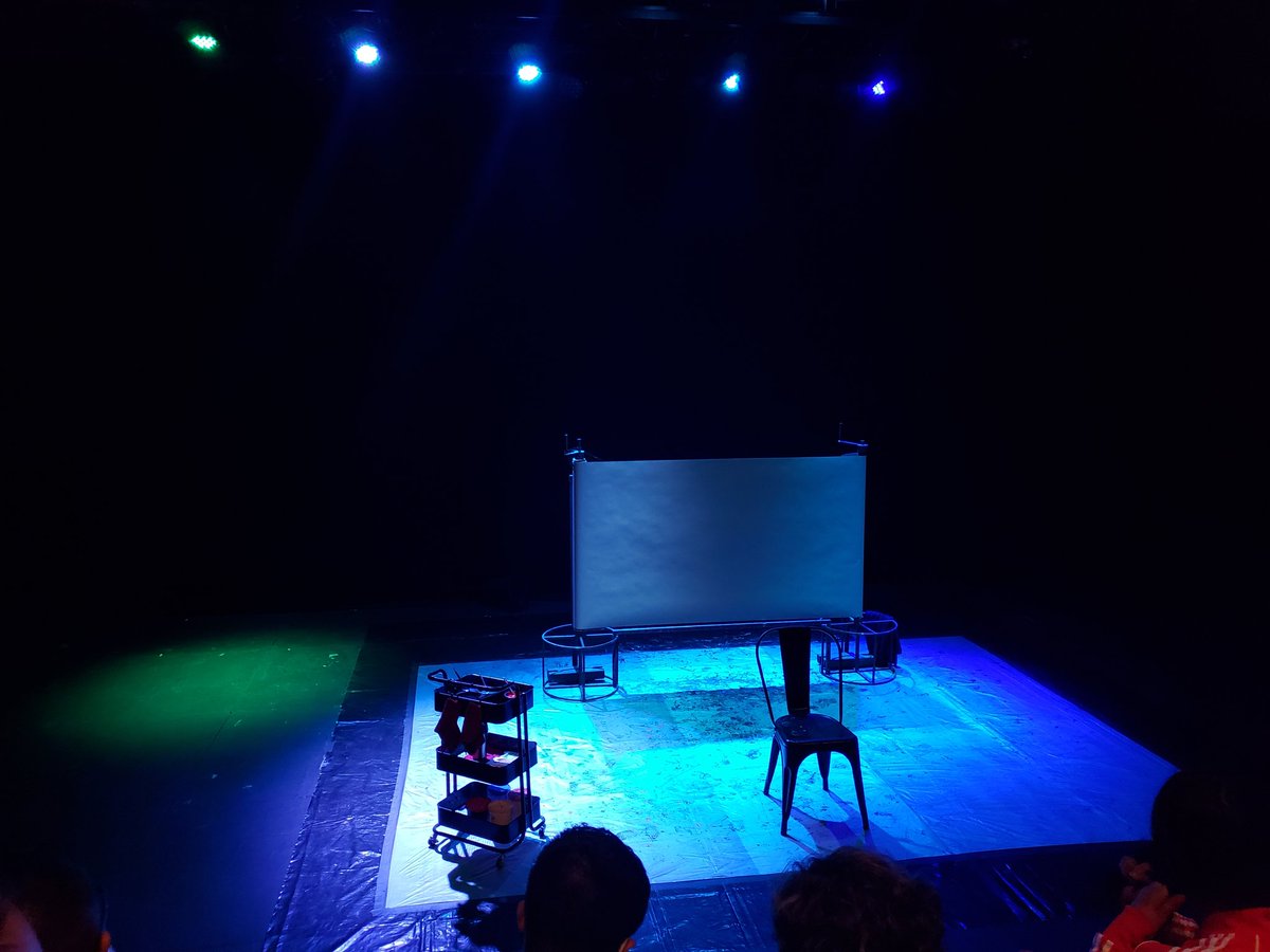 Una miembro del jurado de @Cartelera premios del público  está a puntobde ver #NiñasyNiñosMx de @solovinoprod  👧🎭👦