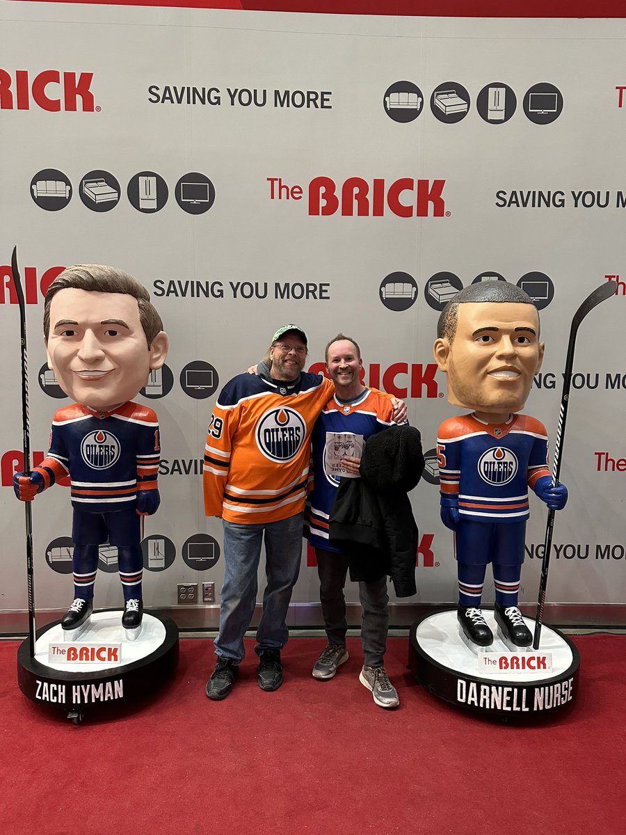 rick_iskiw's tweet photo. #brickbestsests with my bobble head buddy Greg Iskiw https://t.co/FMf9HSNCdm