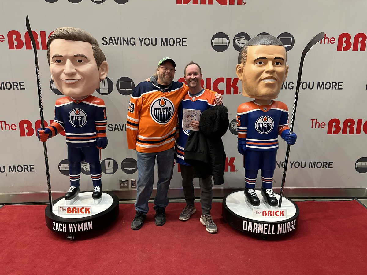 rick_iskiw's tweet photo. #brickbestsests with my bobble head buddy Greg Iskiw https://t.co/FMf9HSNCdm