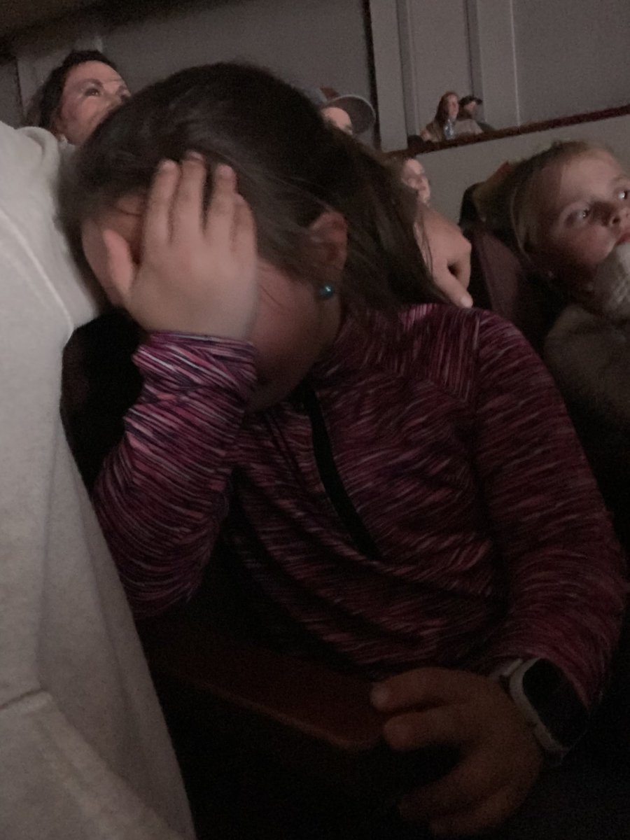Pepvols3's tweet photo. Great time at Heart Strings for Hope tonight! My little girl really loves her some @russelled. She got upset when he didn’t play God Gave Me A Girl lol. Thanks to all the artists for putting on a great show to benefit @StJude. https://t.co/95dXozbGok