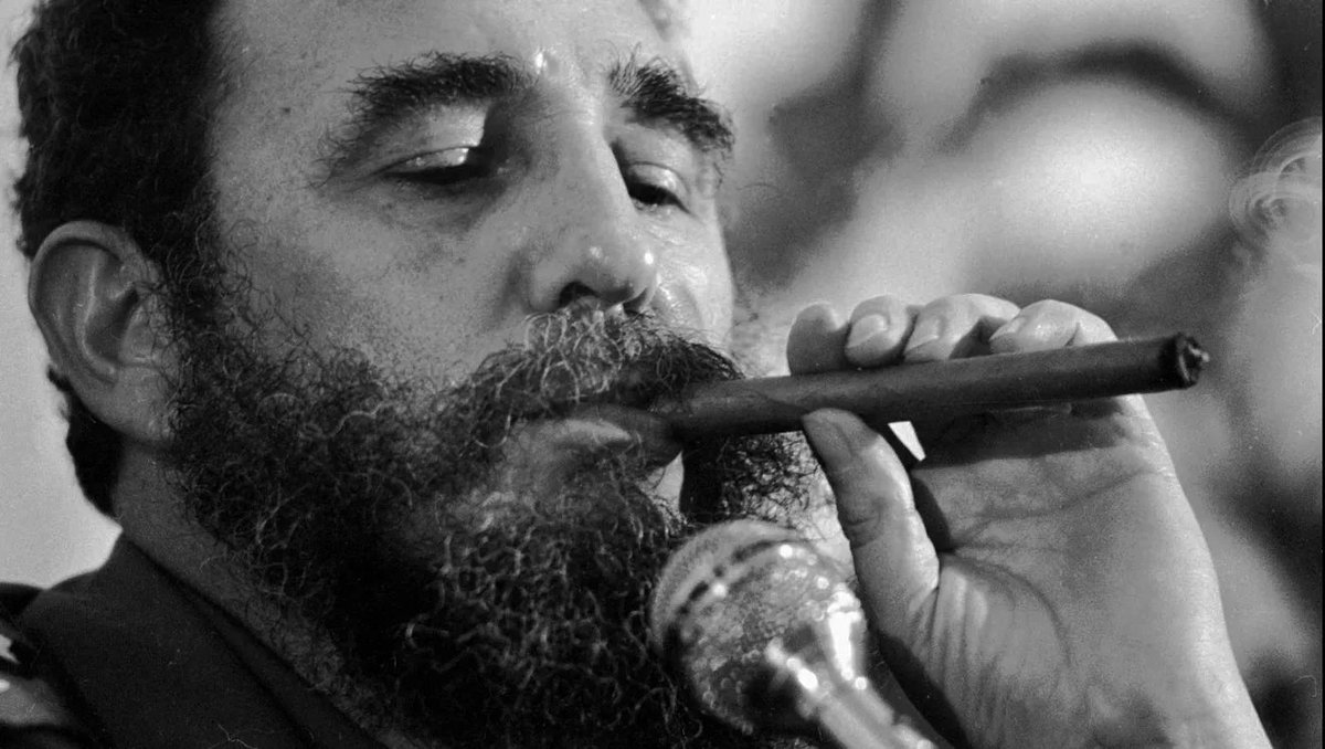 upholdreality's tweet image. INTERVIEWER (1994): "Why do you always wear your guerrilla uniform? It has been a long time since the days of the Sierra Maestra."

FIDEL CASTRO: "These are my clothes. I have worn them throughout my life. They are comfortable and simple. They are cheap and they are never out of…