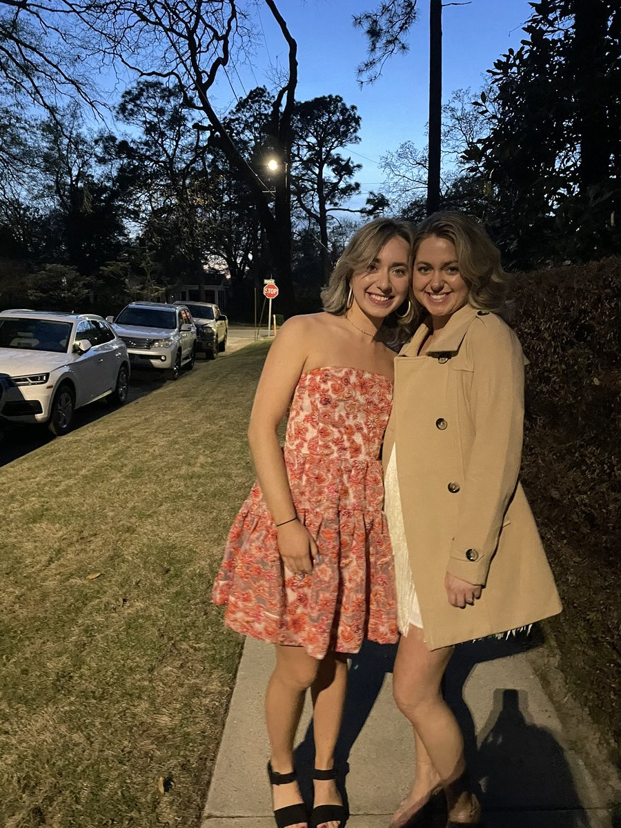 ElizaExner's tweet photo. I’m gonna take mine of you with me <3 https://t.co/EzWva2oaO2