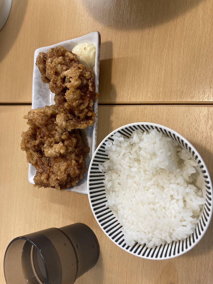 dungeonmeshi5's tweet image. 宮二郎　深谷
ど豚骨ラーメン＋唐揚げライスセット
移転してからは初になります。
唐揚げは頼むのは初ですが大きくて美味しい。
ラーメンは安定して美味いです。
駐車場も広くていいですね。
ご馳走様でした。