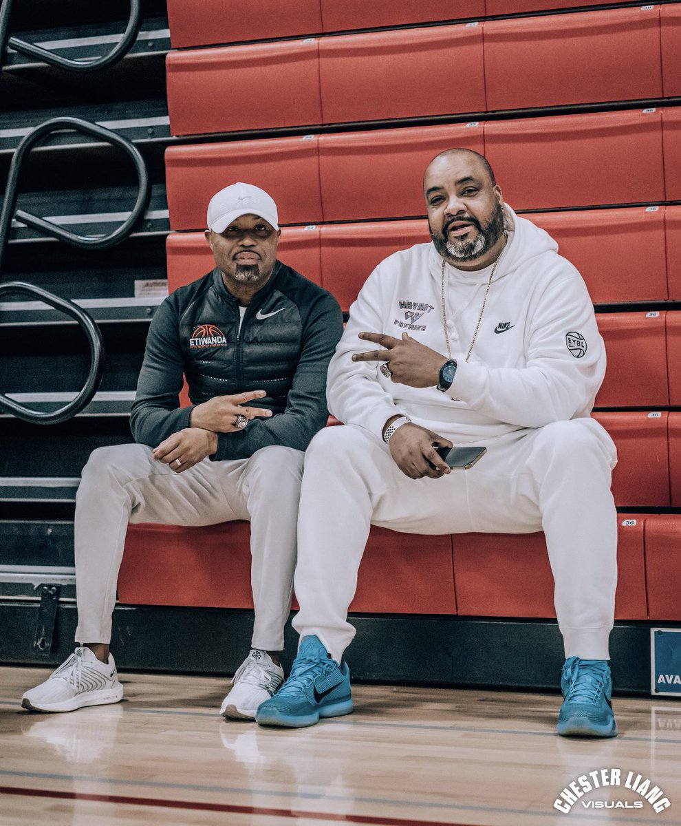 Coach_Delus's tweet photo. Just a couple of Old Heads still in the mix, for the culture! 20 years strong with my Dawg! #whynot #whynotpremier #olskoolcoaches #17u16u #eybl #nike #jordanbrand @MarlonWellsm https://t.co/iyrgxZ8csi