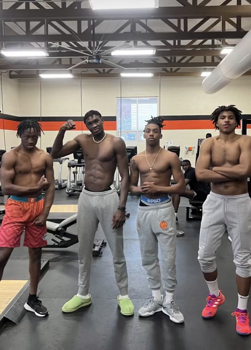 It’s just work son @jeremiah22pg 🏋️‍♂️⛓️💪🏾🏀. These guys live in that lab #Noddaysoff #latenightsearlymornings @WATigersBB @NIBCOfficial @PaulBiancardi