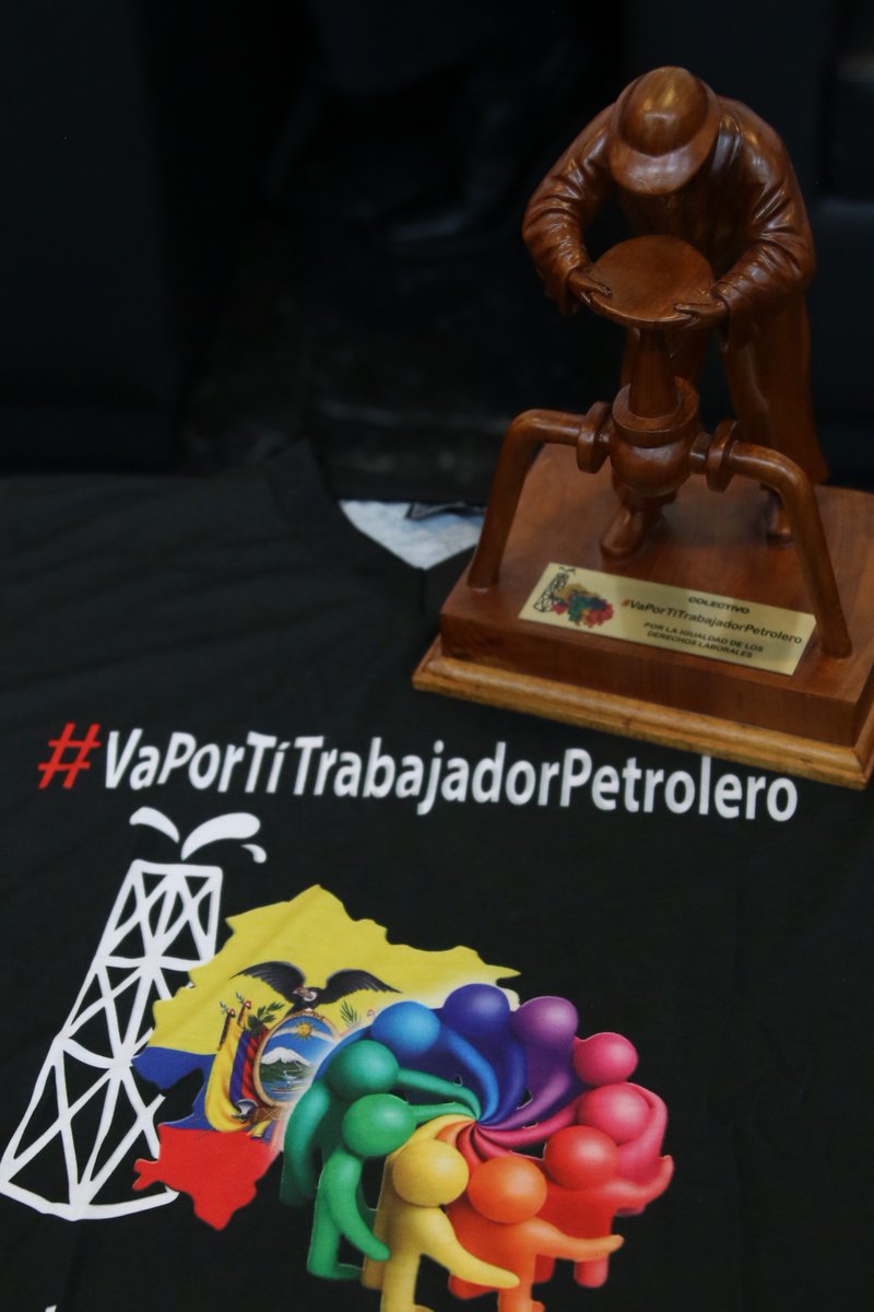 mepasoigualque1's tweet photo. Nuestra solidaridad con los compañeros de los bloques 16-67, cercados y prácticamente sin alimentos
Los días pasan, perdemos producción y ponemos en riesgo: trabajadores, comunidades, equipos y medio ambiente
Quién toma decisiones?
@EPPETROECUADOR 
@LassoGuillermo 
@CapiZapataEC https://t.co/KaccV70IAN