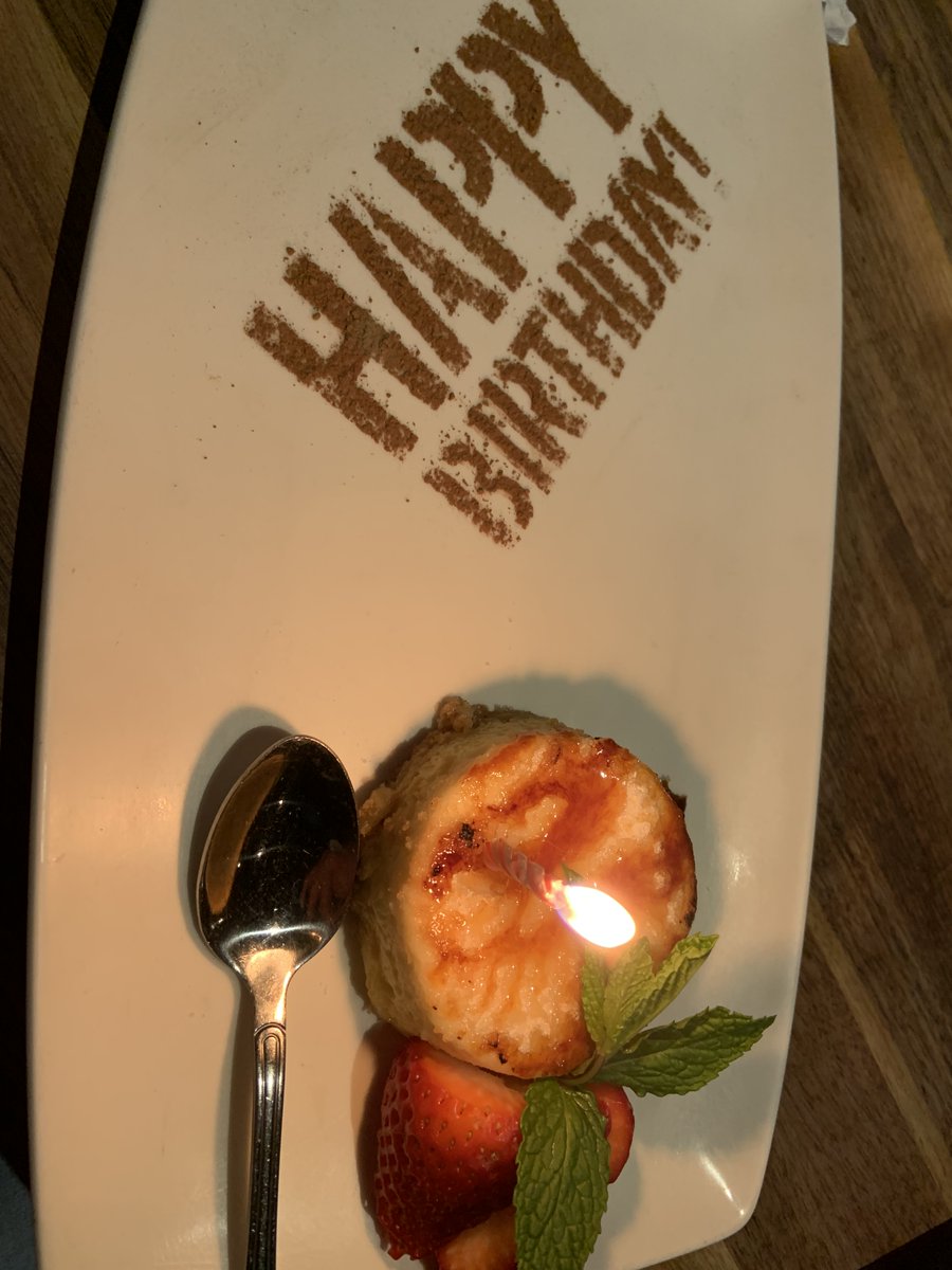 hazelalvarado23's tweet image. Going out with a bang for the final tweet, today's the first day of spring and it's my birthday! 🌼🎂🎈Turned 21 and had so many sweets this week haha. Great birthday and so many lovely people I have in my life. Smiled so much today! #AdPRDogs