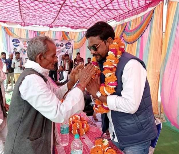 MinaksiAmbedkar's tweet photo. संघर्षशील,युवा नेतृत्व,सरल स्वभाव,बहुमूखी प्रतिभा के धनी,मेरे संघर्ष के साथी आजाद समाज पार्टी राजस्थान युवा मोर्चा के प्रदेश महासचिव भाई @meerwal_naresh JI को जन्मदिन की बहुत बहुत बधाई एवं शुभकामनाएं।
@AzadSamajParty
@BhimArmyChief
@Anil_aazad 
@Gordhanlilawat 
@VikashPoswalASP https://t.co/pcRJRR0uKp