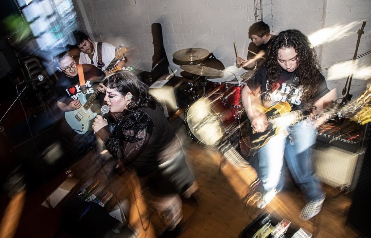 𝔰𝔩𝔬𝔴 𝔪𝔞𝔯𝔯𝔬𝔴 tweet media