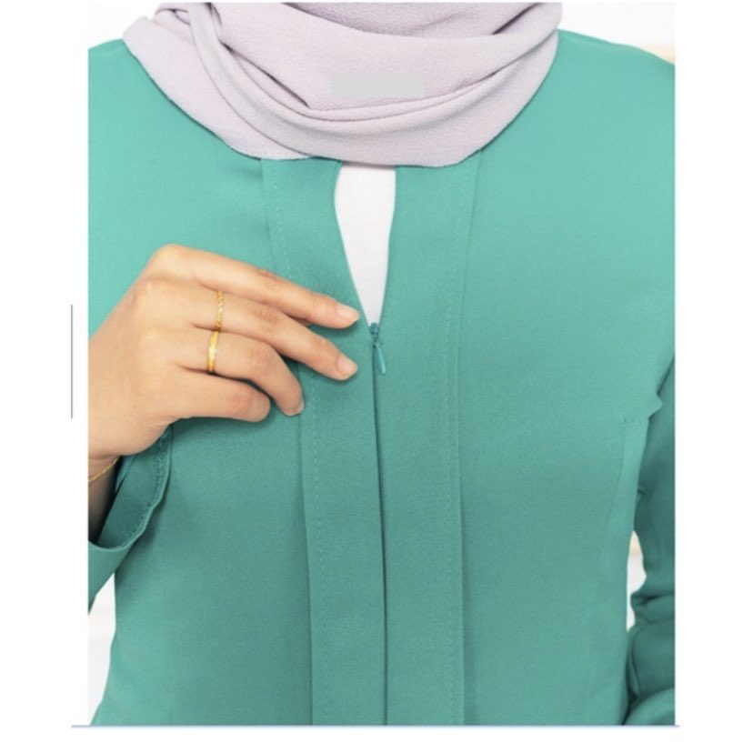 Mengshopeee's tweet photo. Just tried the BAJU KEBAYA MUSLIMAH and I'm in love! The puff sleeves and nursing-friendly design make it stylish and functional. The material is so comfortable and the range of sizes means it's accessible for all.Highly recommend #kebayamuslimah #fashionfinds #nursingfriendly https://t.co/KF8VfBPKlJ