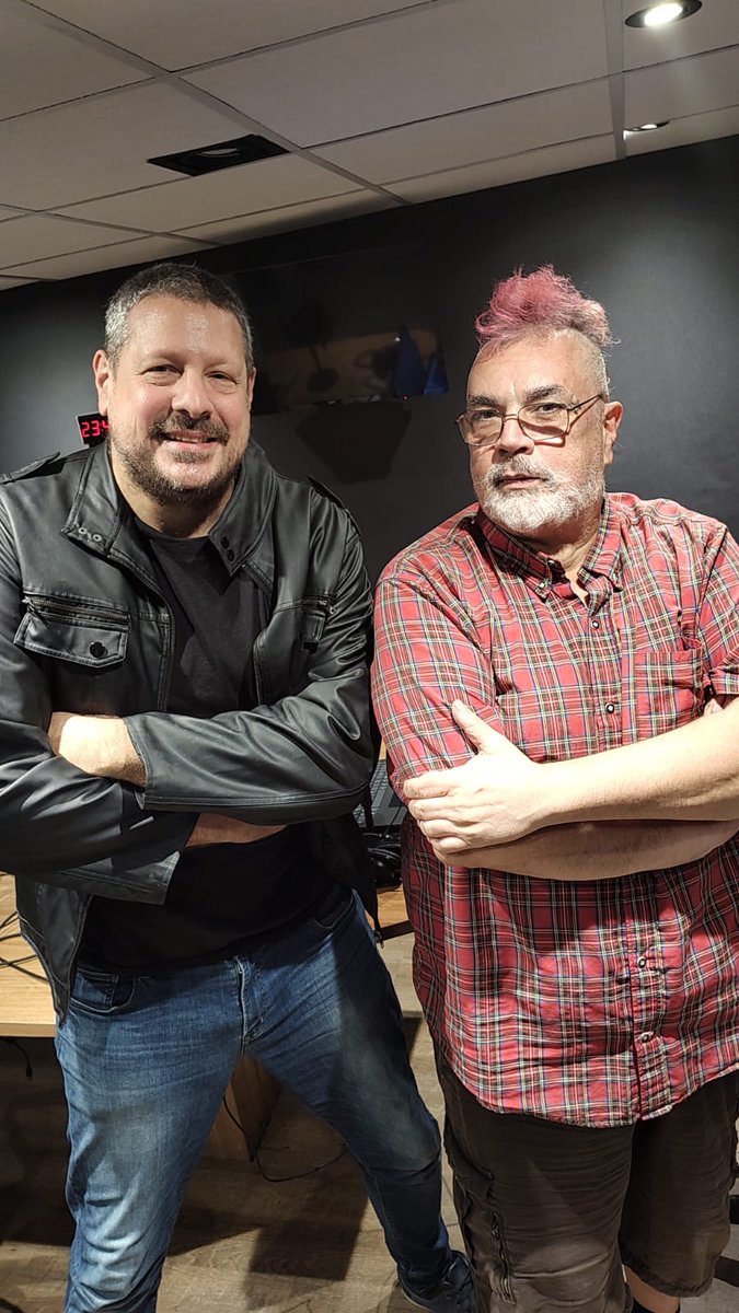 fabianjaraokei's tweet photo. Programón con #MaxMasri de #Tanghetto y @lacarlarivarola de México en @fmlatribu 
Repite viernes 20hs en @elbloqueradio de Uruguay! https://t.co/CbyrGO94RL