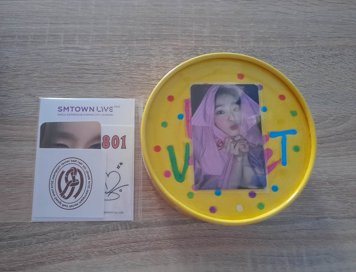 renheit_renebae's tweet photo. เนื่องจากเดือนนี้เป็นเดือนเกิดรีนเบเบ คนสวยขา เลยมีของเล็กๆน้อยๆมาแจกงับ สุ่มแจก 1 คน (บั้มver.เค้กปกซึลกิ+การ์ดไอรีน+AR tattoo)
รี+เมนชั่นบอก "เหตุผลที่คุณรักไอรีน" **สงวนสิทธิ์เฉพาะลัพวี่ สุ่มวันที่ 29 มีนาวันเกิดพิเบค่าา https://t.co/IguLmJVgcy