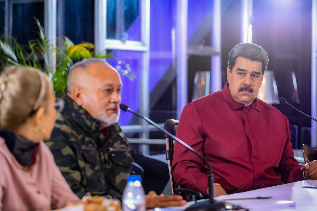 Extraordinaria reunión del Buró Político Ampliado de la Revolución Bolivariana, en la que revisamos los diversos temas de las tareas que están en desarrollo, de la actualidad, de la batalla permanente por el bienestar del pueblo. ¡De frente en la lucha contra la Corrupción!