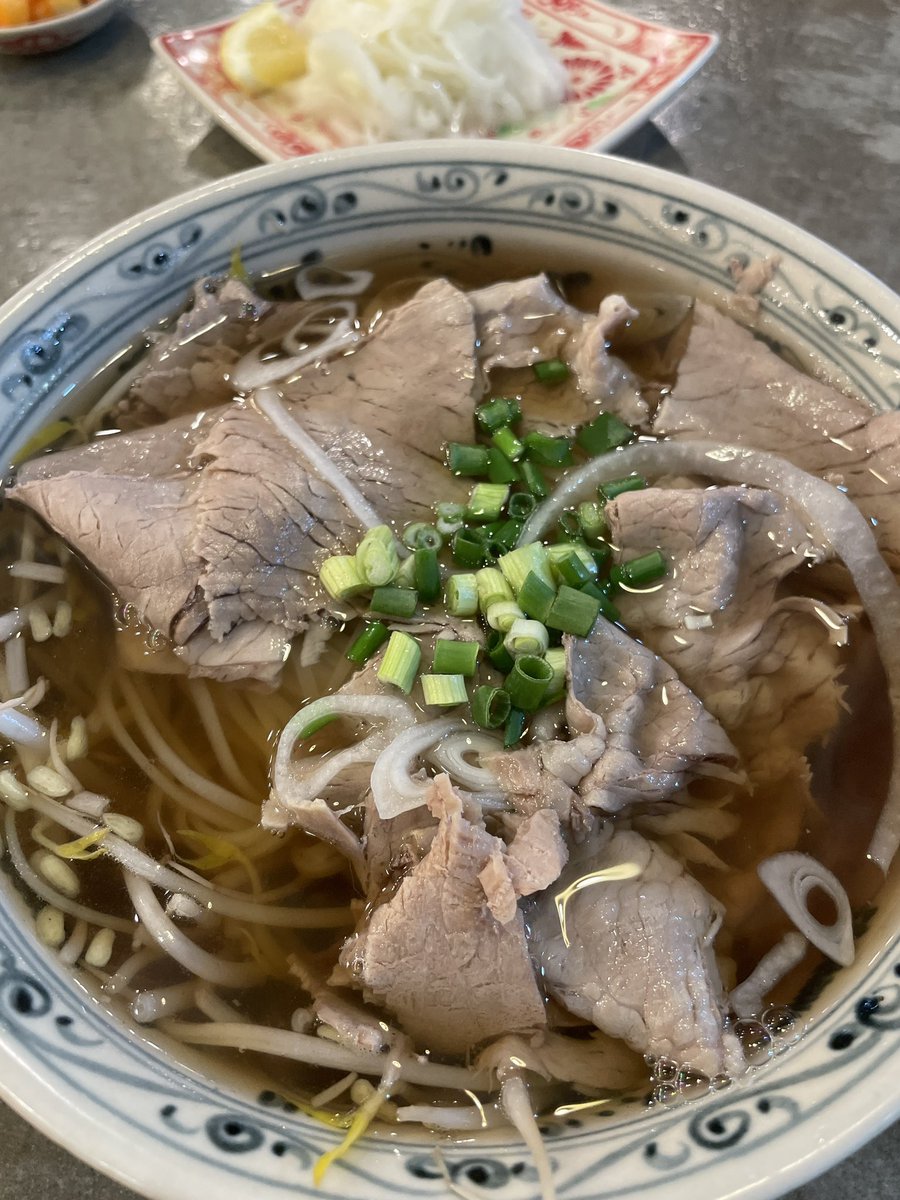 업체왔다가 밥먹으러 들어왔는데
우리 애들 프롬제로가 흘러나온다면🫠
다들 밥 맛나게 드세오✨