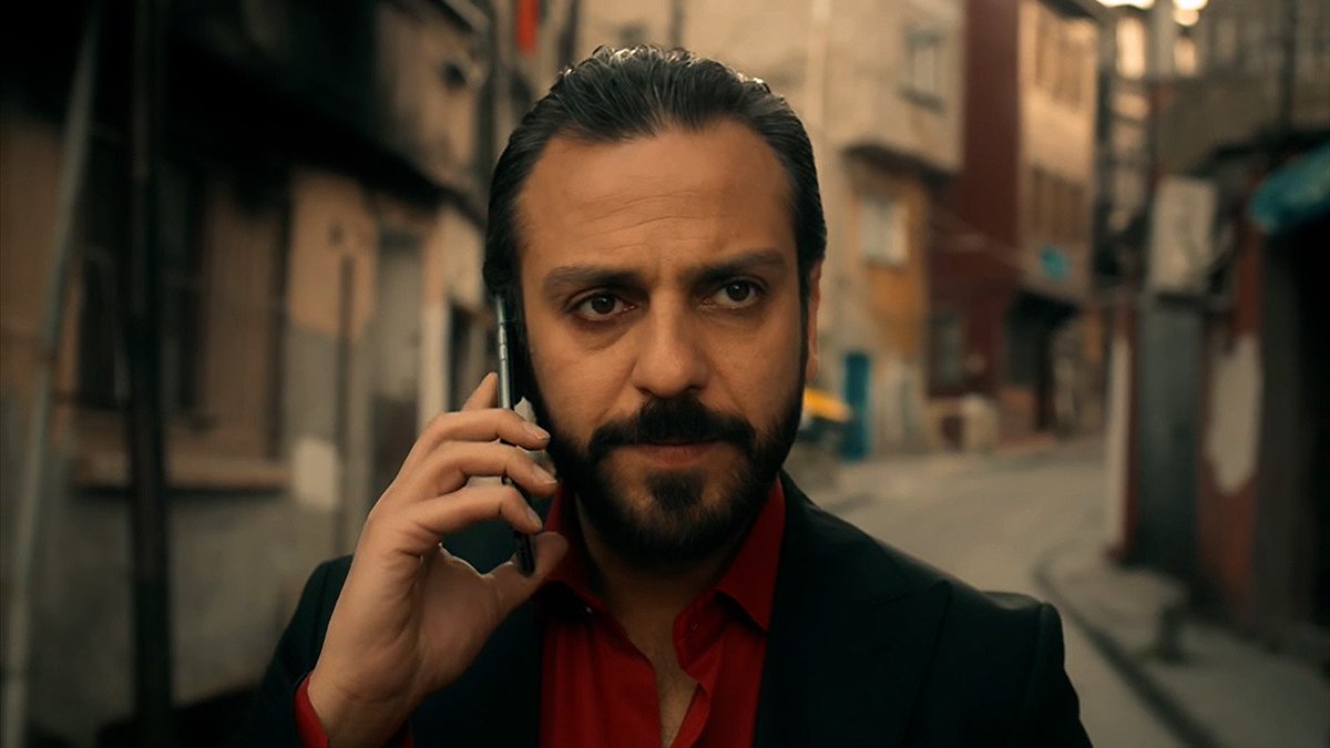 ¿Que haces ? ¿Ya saliste,hijo de mipadre? 

Fahri. 

Este Fatih le entrego todo, también le dio un tarjeta personal.

Si. ¿Que vamos a hacer?

OK. ¿MAHSUN?

Bien, hijo de mi padre. Si hay un problema...

Llámame 

DAMALI PAGO DE SANGRE #Cukur