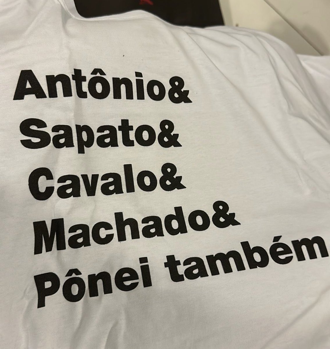 caradesapatojr's tweet photo. Ele já aceitou o Pônei tá? 🫶🏻Nem perguntou se podia trocar por Lourdes https://t.co/chJObXvS5L