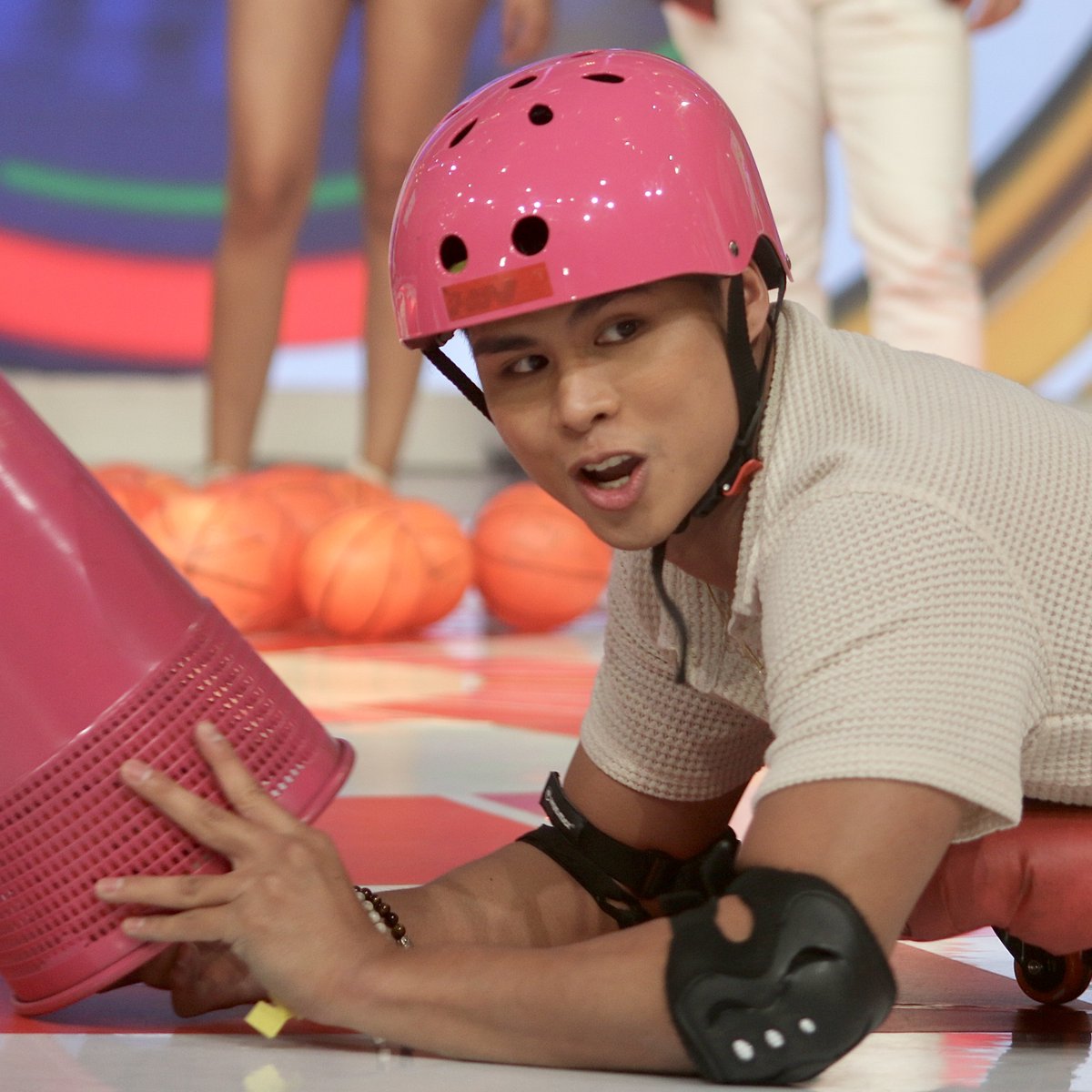 TiktoClockGMA's tweet photo. Start na tayo agad sa Hale Hale Hoy game of the day natin today! At congratulations Team Pink, sa inyo ang blessings! #TiktoClockGMA https://t.co/JpCafpDRMg