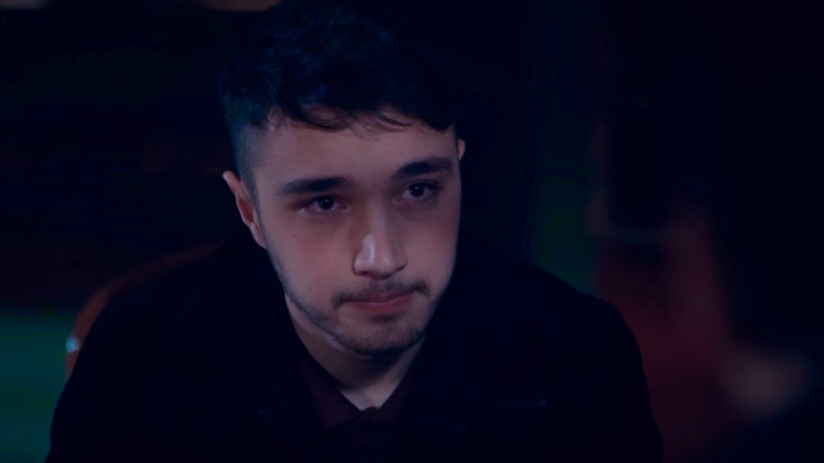 Y le dije a Salih. 

El fue.
Salío de la cada poco después de su llegada. 
Probablemente ya esta en la estación. 

#Cukur