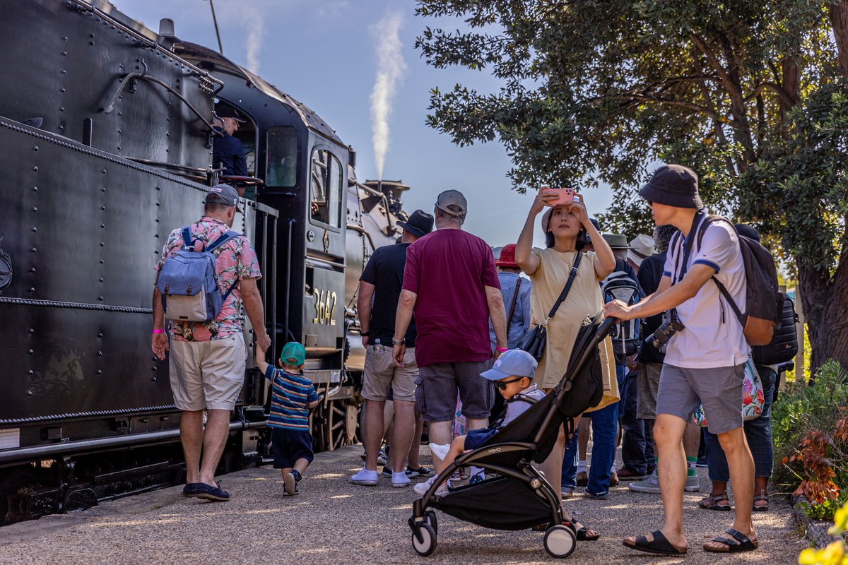 wdillycouncil's tweet photo. 🚂 What an amazing weekend at the Thirlmere Festival of Steam! Enthusiastic crowds turned up despite the warm weather to see the heritage trains, live entertainment, street parade, food and market stalls #ThirlmereFestivalofSteam https://t.co/nrOaBUjjxQ