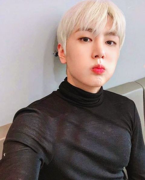 Binnie_787's tweet photo. My honey, I still can't believe that... I'll miss you so much... But I'm gonna wait you until the end ❤️ FANTASY loves you so much, never forget that
#재윤아저는잘기다릴수있어요 
#JaeyoonCanServeWell
WE WILL ALWAYS BE WITH YOU
#SF9 #JAEYOON 
@SF9official https://t.co/4WpmQ7WjU5