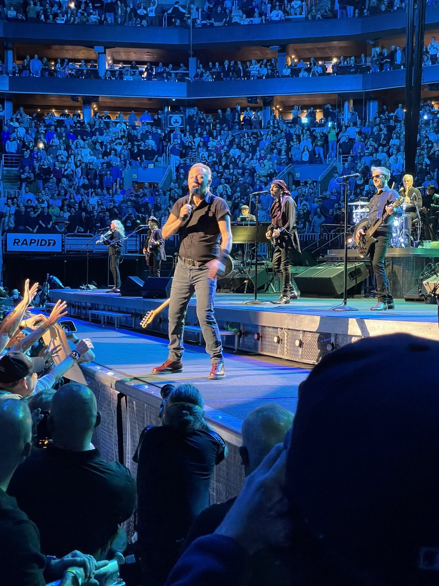 t_shepherd12's tweet photo. 10/10 would recommend seeing a Bruce Springsteen concert.  I’m speechless (and can’t really hear after being this close)! https://t.co/2HCdsL1SKz
