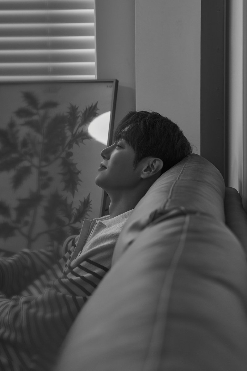 hwanhee's tweet photo. 2023 환희 팬미팅 At Home
포스터 사진 원본 공유드립니다 🎶

#환희 #hwanhee #AtHome https://t.co/oMbj1leWeG