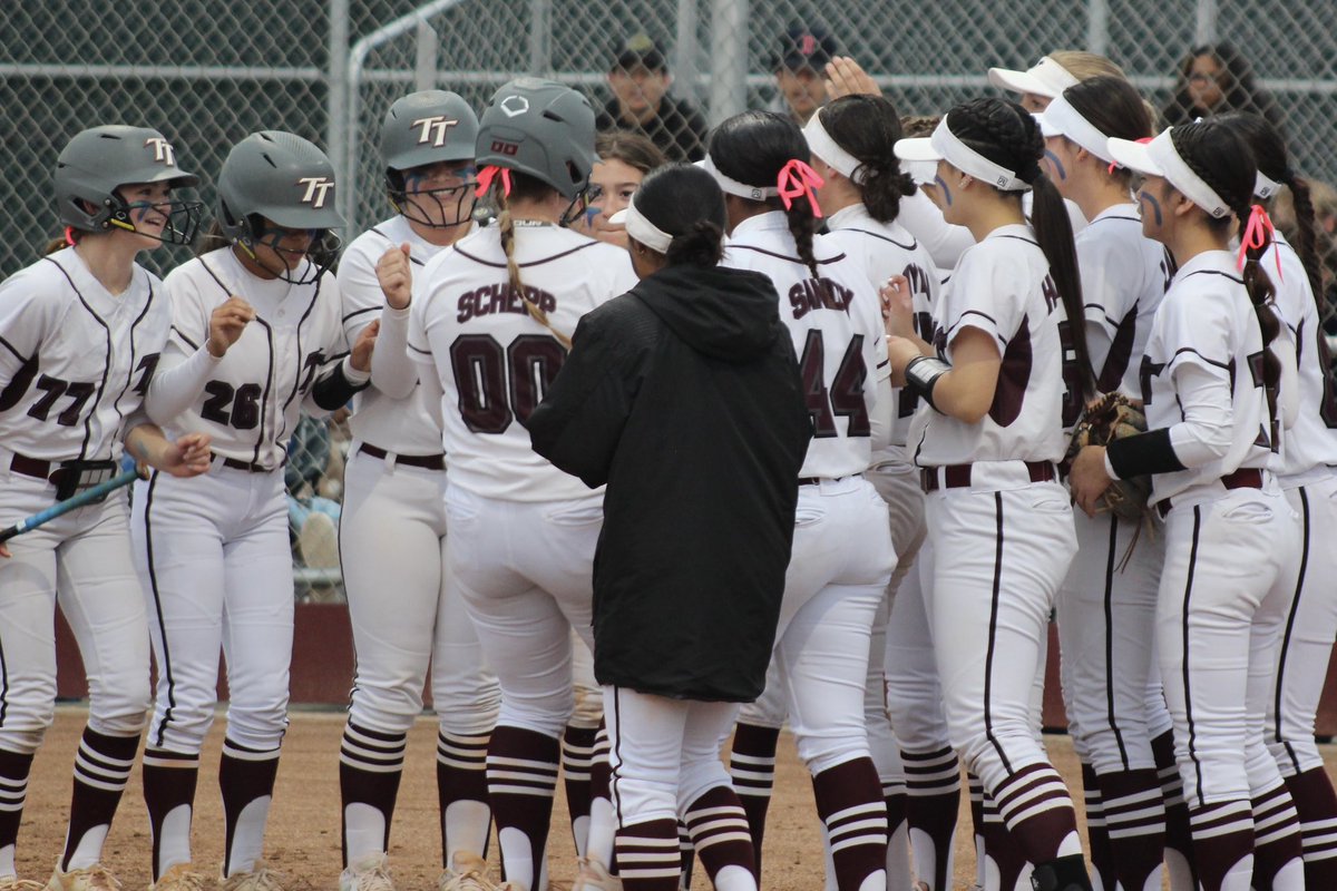 TartarSoftball's tweet photo. Emma Hayashida threw a complete-game, five-inning shutout and Emily Schepp and Sammi Laurens both homered to lead us in a 10-0 win over West. 

Schepp had 4 RBIs, Laurens 3 and Alesa Gonzalez drove in 2. Savi Kastigar also drove in a run. 

Hayashida improved to 11-2. https://t.co/fSVVdU6N87