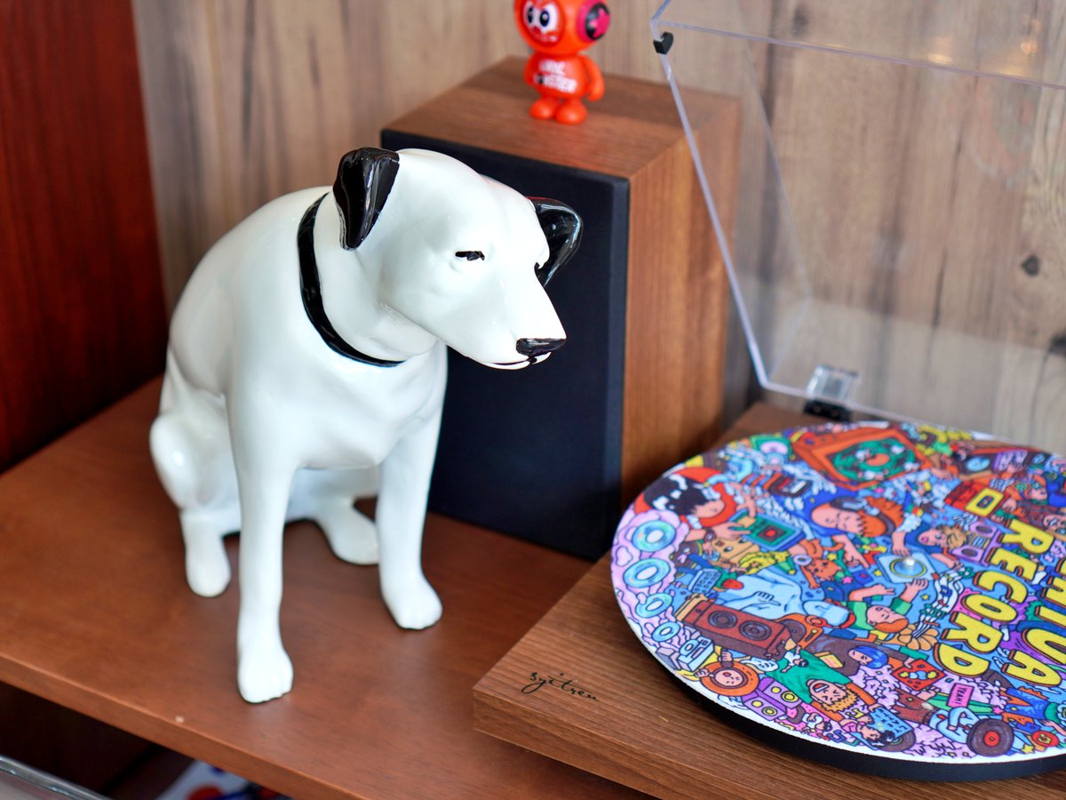 chiva_record's tweet photo. รูปปั้นเซรามิค 𝗩𝗶𝗰𝘁𝗼𝗿 𝗡𝗶𝗽𝗽𝗲𝗿 🐶🐶

Color : White, Red 🤍❤️
ขนาด : สูง 33 ซม. กว้าง 15 ซม.

👉 ราคาตัวละ 2,500 บ.
📦 ค่าจัดส่ง 200 บ.

#ชีวาเรคคอร์ด
#chivarecord
#แผ่นเสียงเพลงไทย #แผ่นเสียงสากล https://t.co/i73unuKOtS