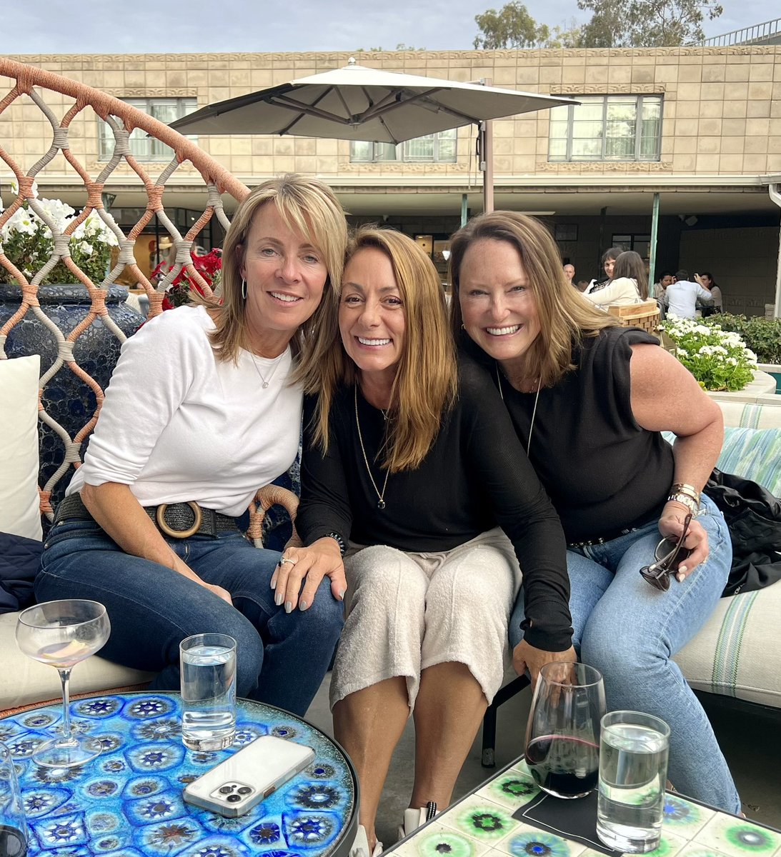 cavemom11's tweet photo. Early days of Celgene was like no other! Love these women and the memories. ❤️ Lifelong bonds and a soul fulfilling reconnection today! Oh the stories! #celgene #innovation #startup #coolchicks #blessed #CELG https://t.co/IDbIWolzql
