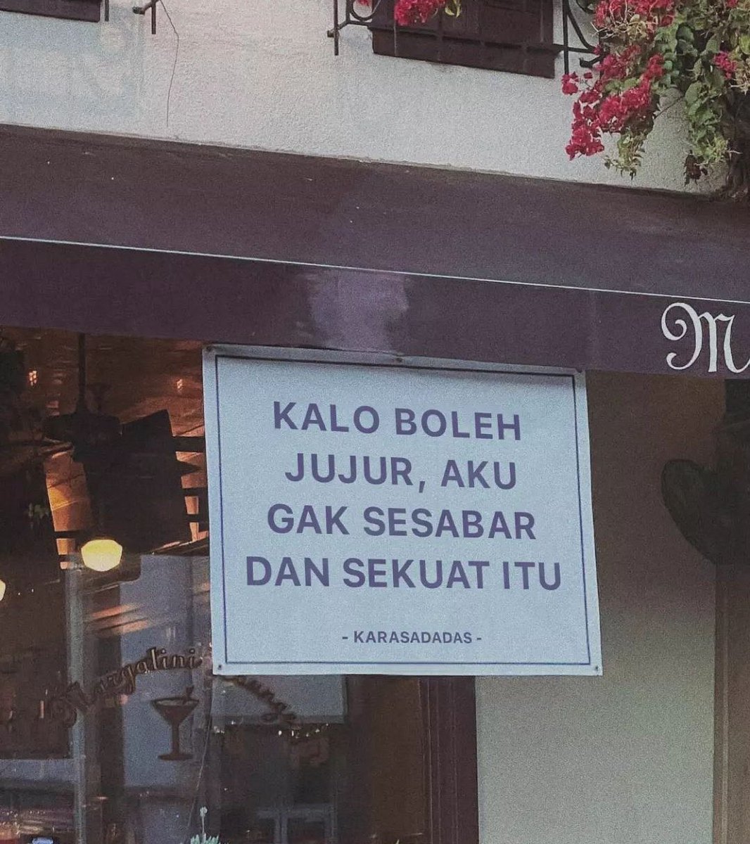 Dialog Lara tweet media