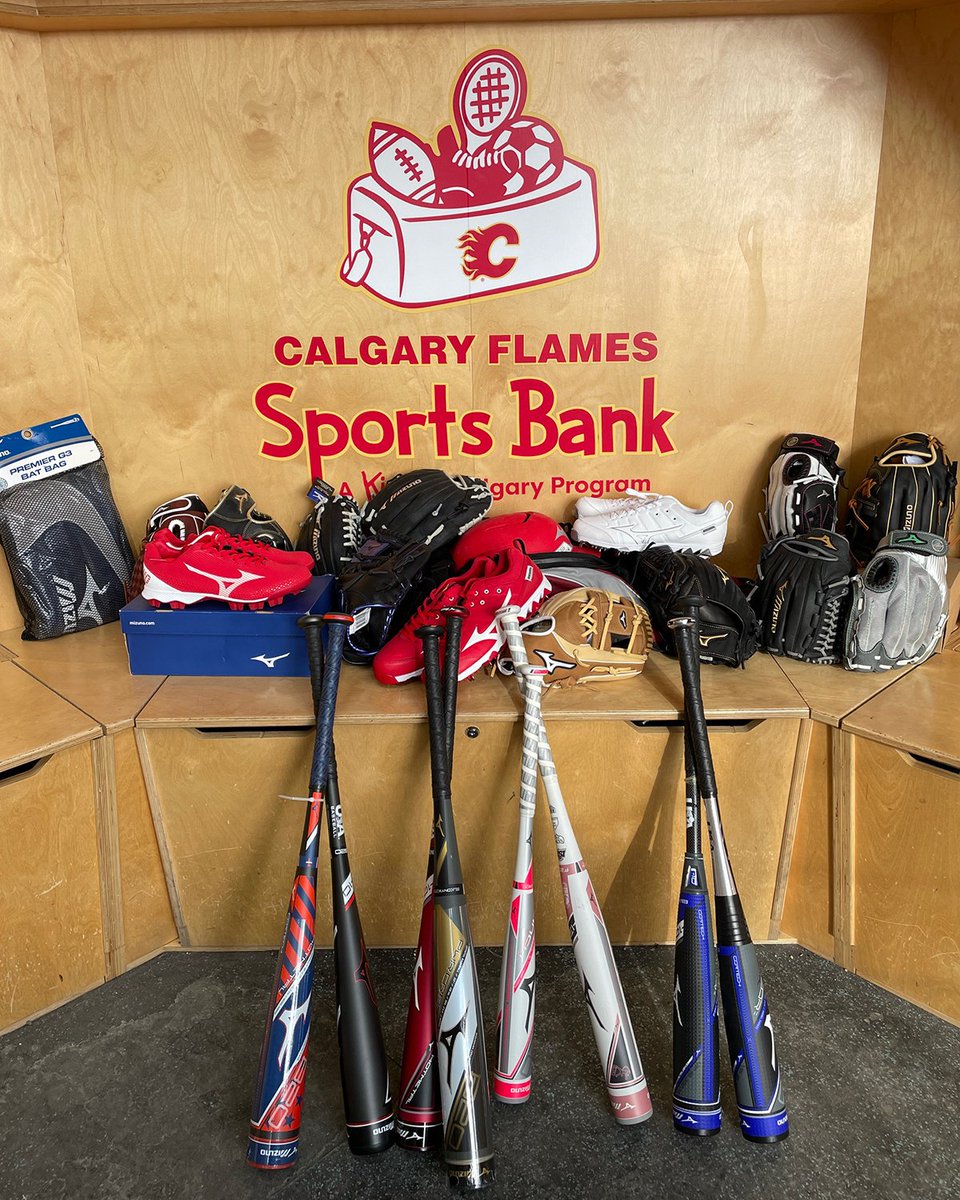 FlamesSportBank's tweet photo. Let’s hear it for @MizunoCanada for their wonderful donation of new equipment, just in time for the spring season!
Little League registration is open now, so this will go a long way towards #GettingKidsInGear! https://t.co/XKTPcw5g3p