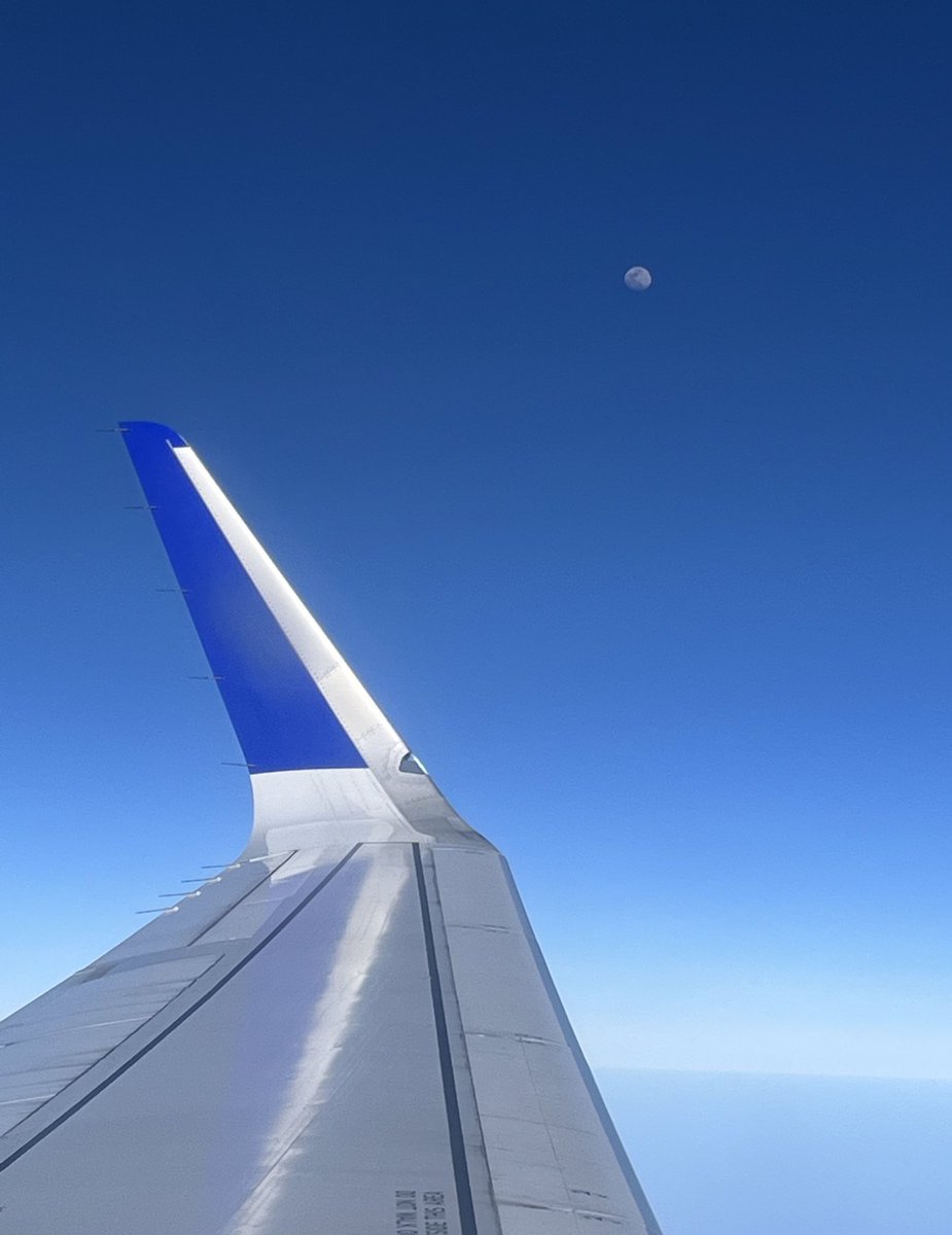 ramandeep18525's tweet photo. To the moon🌚 and mountains🗻 https://t.co/St7yml5jB8