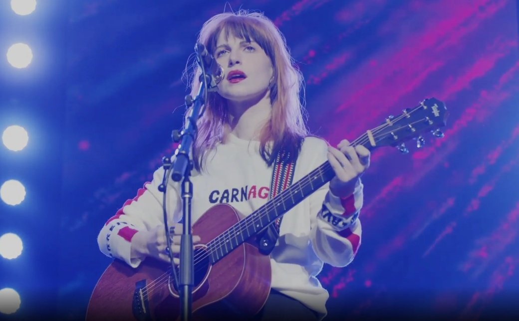ParamoreArgent's tweet photo. La presentación de Hayley finalizó💞 https://t.co/dstpJavaOX