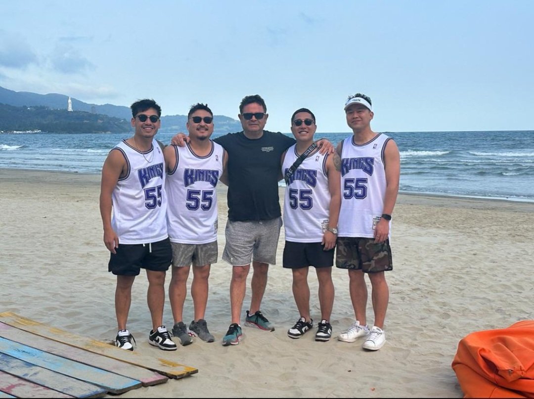 GrantNapear's tweet photo. Kings fans representing from Da Nang, Vietnam! Send me a current pic from abroad and maybe you will make it on tomorrow's post game show! #ifyoudontlikethat https://t.co/ApIR0kMGcb