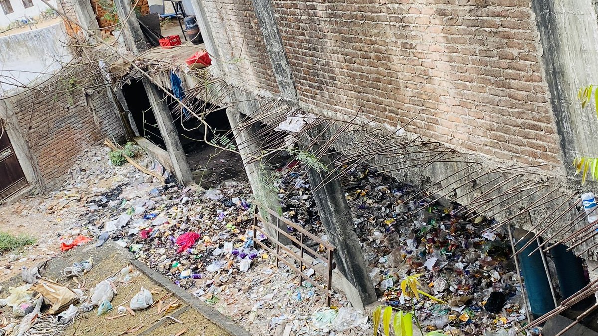 ayushijain0809's tweet photo. @CMMadhyaPradesh Picture of Govt Swach Bahart Abhiyan location Anurag City Mall Chhatarpur MP. Hoping govt will take action.
@CMMadhyaPradesh @PMOIndia @SwachhBharatGov https://t.co/zVPt2uNBcN