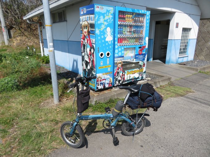 「ろんぐらいだぁす」ラッピング自販機。しまなみ海道の広島県側に数か所あるが、愛媛県側には無い。＃ろんぐらいだぁす#しまな