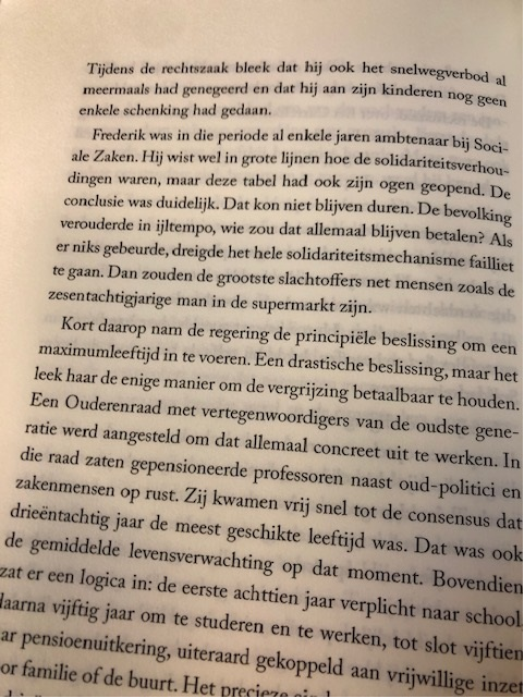 PLesaffer's tweet photo. De vergrijzingskost staat opnieuw centraal als dé uitdaging voor de toekomst. In onze roman 'Als Stella slaapt' staat een radicale oplossing centraal: verplichte euthanasie op 83 jaar. Het verhaal speelt zich in 2040 af, en niemand is gechoqueerd.. https://t.co/Xzr6aiQyL0