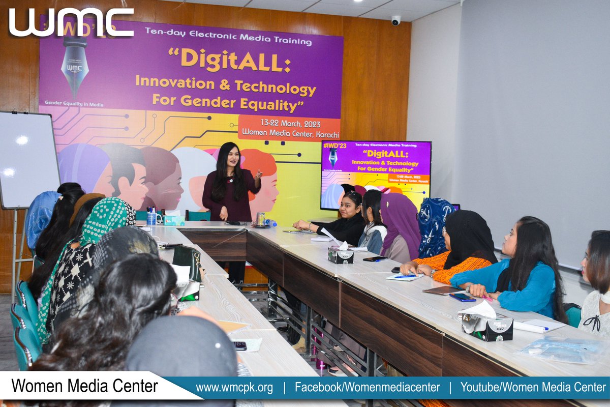 WMCPAK's tweet photo. Hina Deedar, the Digital Journalist and Presenter at GEO News, sharing her valuable insights with the participants of the ten-day electronic media workshop.  
#WMC #DigitALL #Workshop #journalism #genderequality https://t.co/nFuUqhN5aP